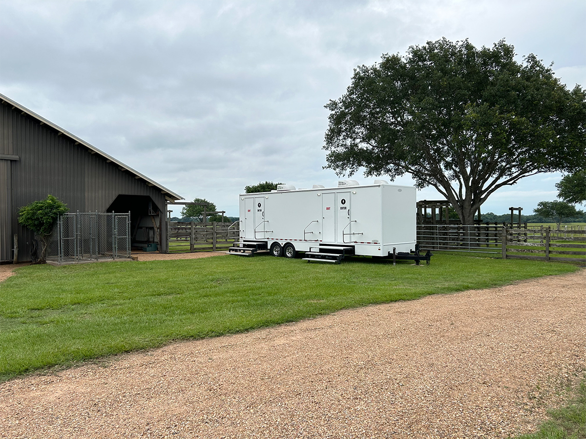 Texas Loo Ranch